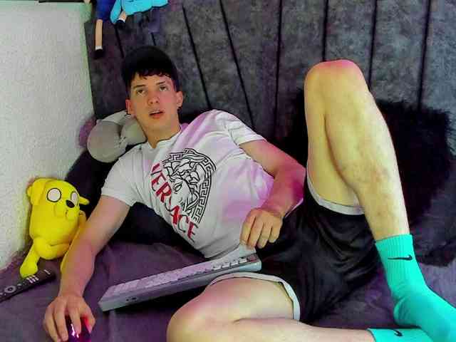 Jheampiero Sex Cam Show