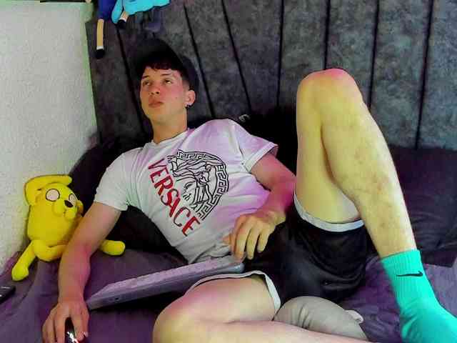Jheampiero Sex Cam Show