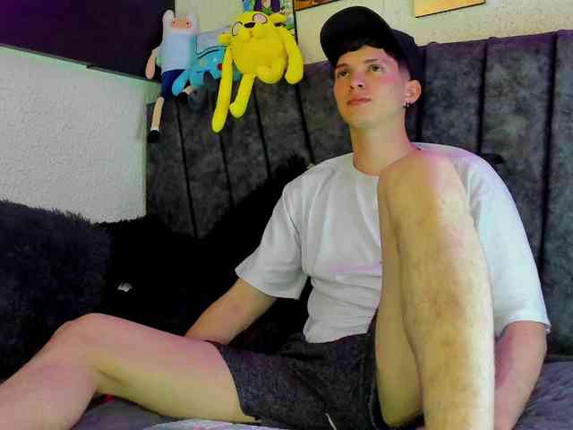 Jheampiero Sex Cam Show