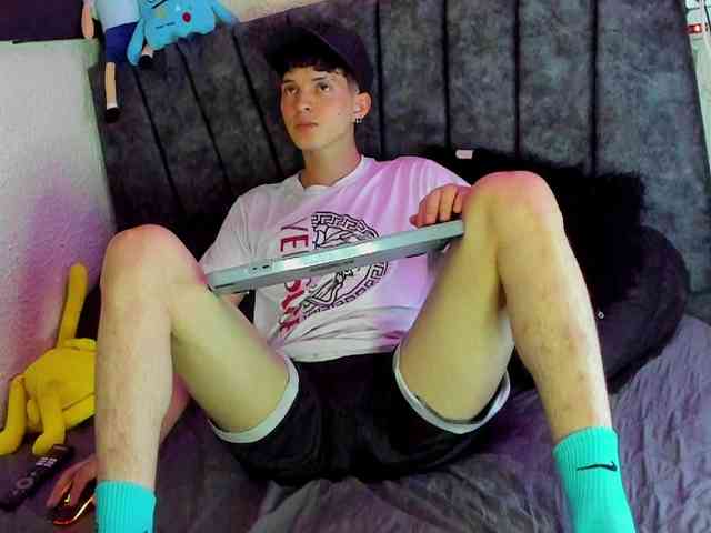 Jheampiero Sex Cam Show