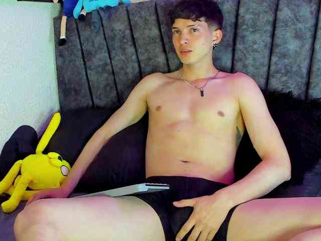 Jheampiero Sex Cam Show