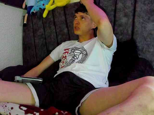 Jheampiero Sex Cam Show