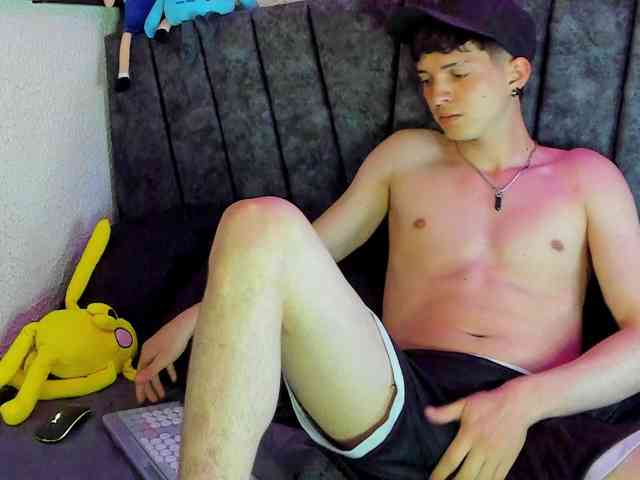 Jheampiero Sex Cam Show