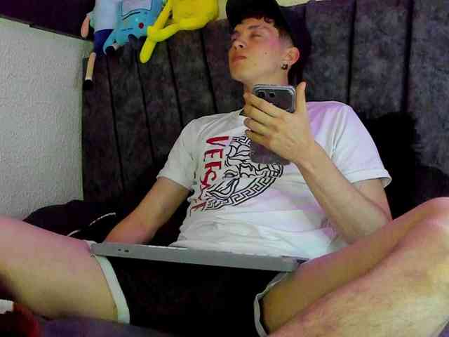 Jheampiero Sex Cam Show