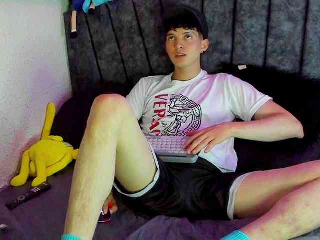 Jheampiero Sex Cam Show