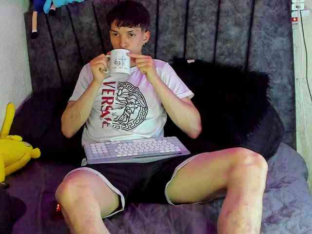 Jheampiero Sex Cam Show