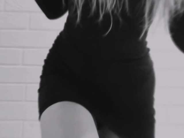 PinkFoxya live cam preview
