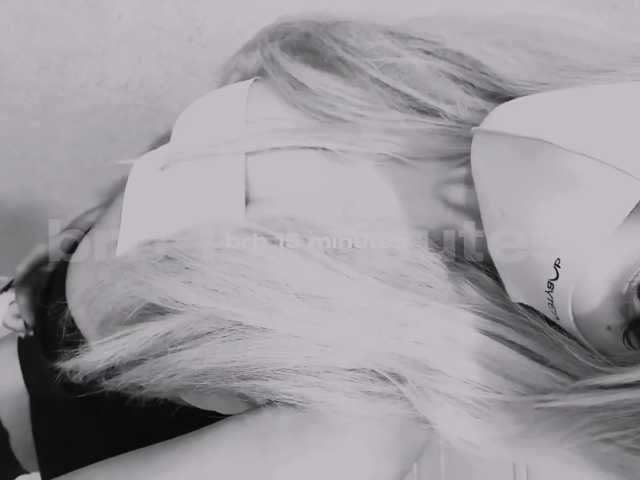 PinkFoxya live cam on BongaCams