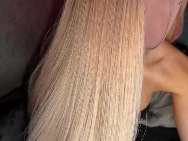 PinkFoxya live cam on BongaCams