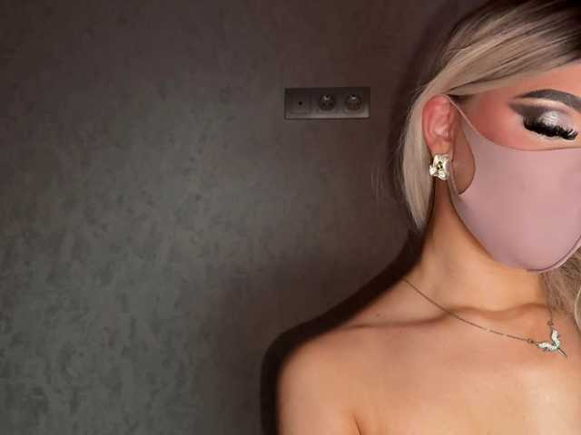 PinkFoxya live cam on BongaCams