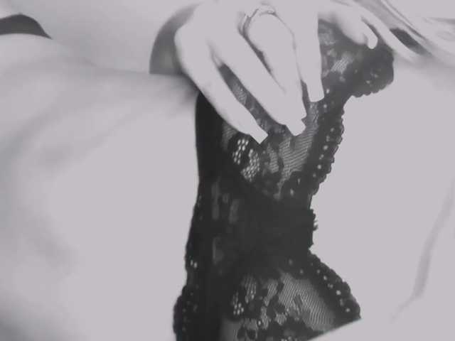 PinkFoxya live cam on BongaCams