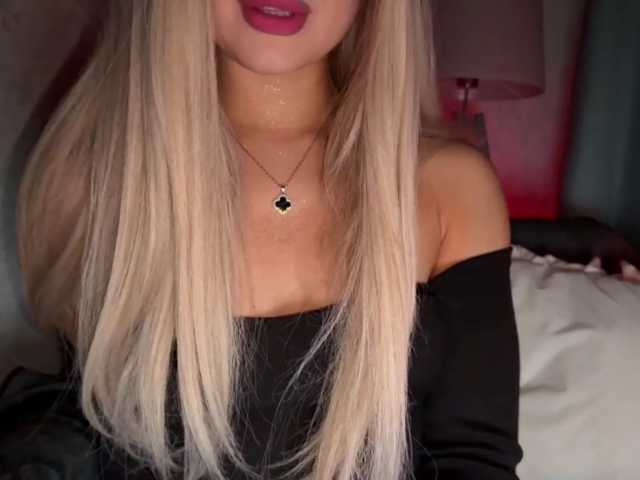 PinkFoxya live cam on BongaCams