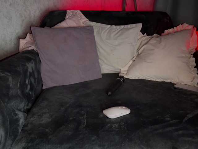 PinkFoxya, live now on BongaCams