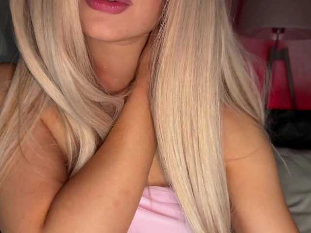 PinkFoxya live cam on BongaCams