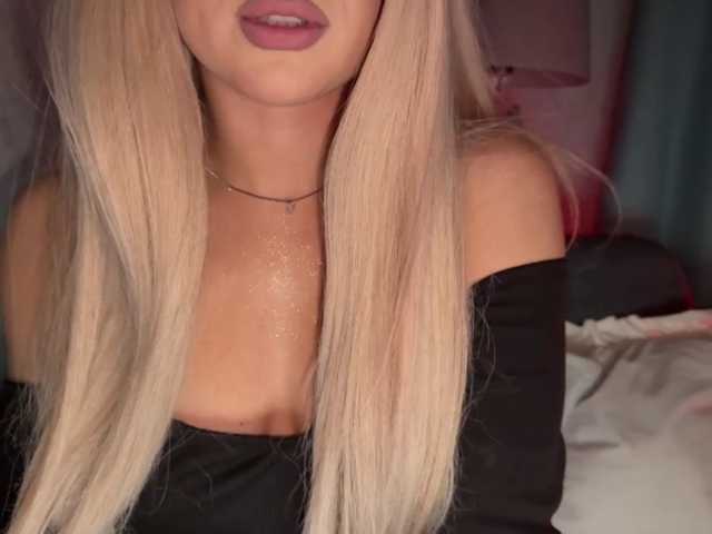 PinkFoxya live cam