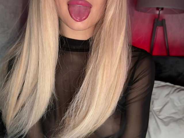 PinkFoxya live cam on BongaCams