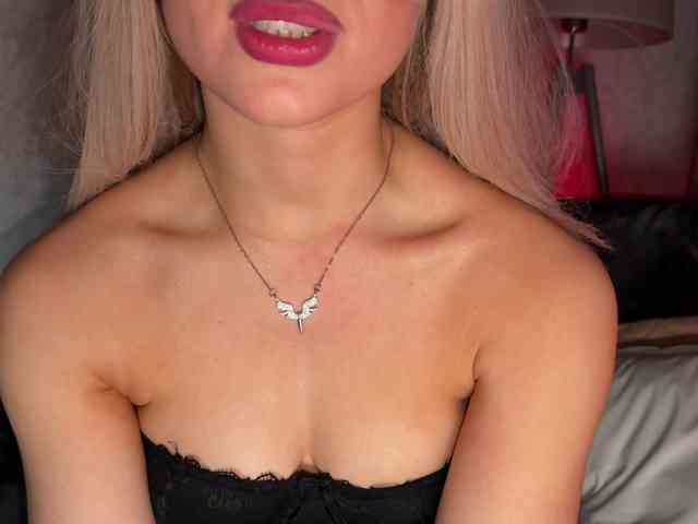 PinkFoxya webcam