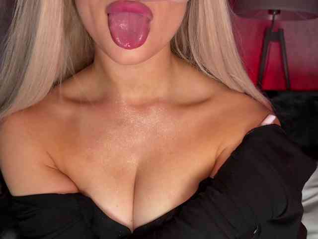 PinkFoxya webcam