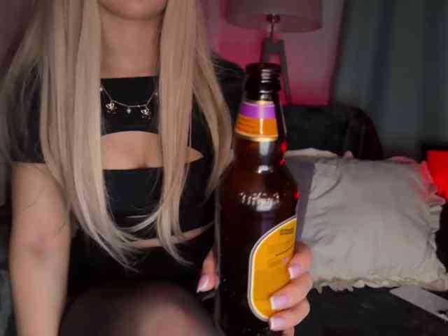 PinkFoxya webcam