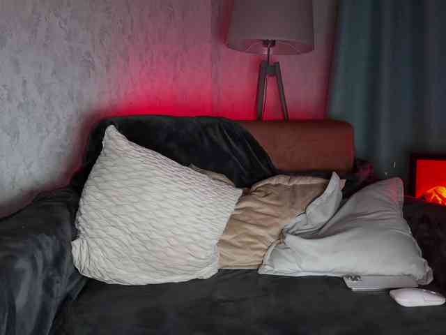 PinkFoxya webcam