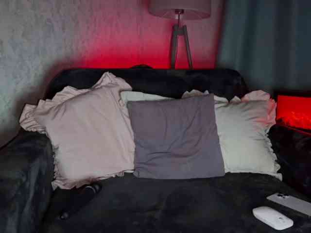PinkFoxya webcam