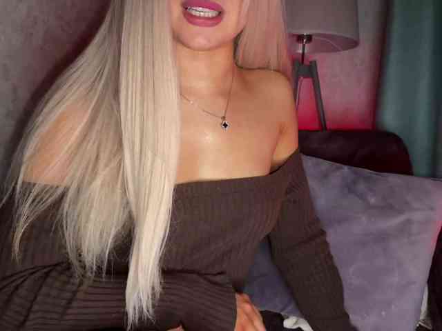 PinkFoxya webcam