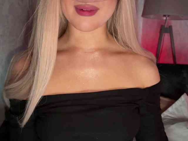 PinkFoxya webcam