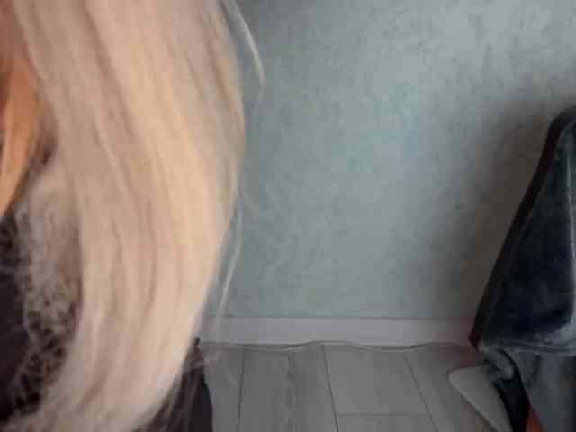 PinkFoxya webcam