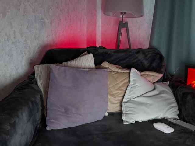 PinkFoxya webcam
