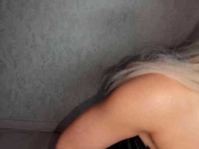 PinkFoxya's webcam live show