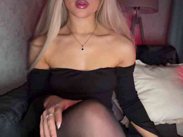 PinkFoxya webcam