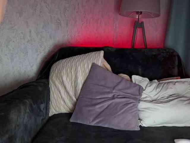PinkFoxya webcam