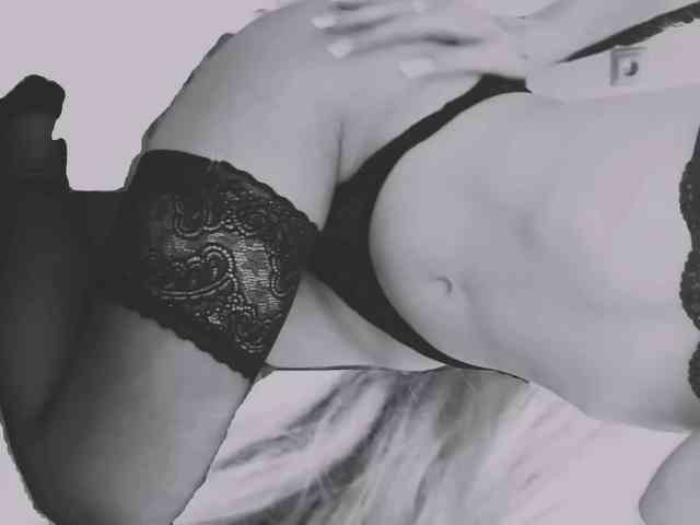 PinkFoxya webcam