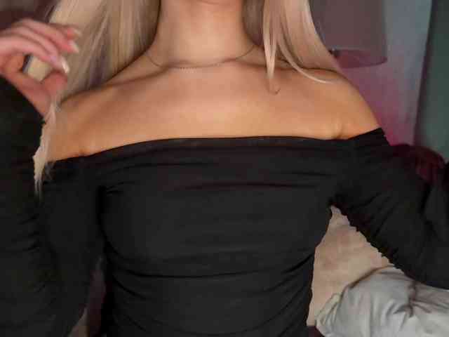 PinkFoxya webcam