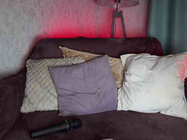 PinkFoxya Live Webcam on BongaCams