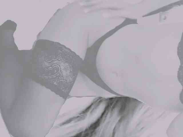 PinkFoxya webcam