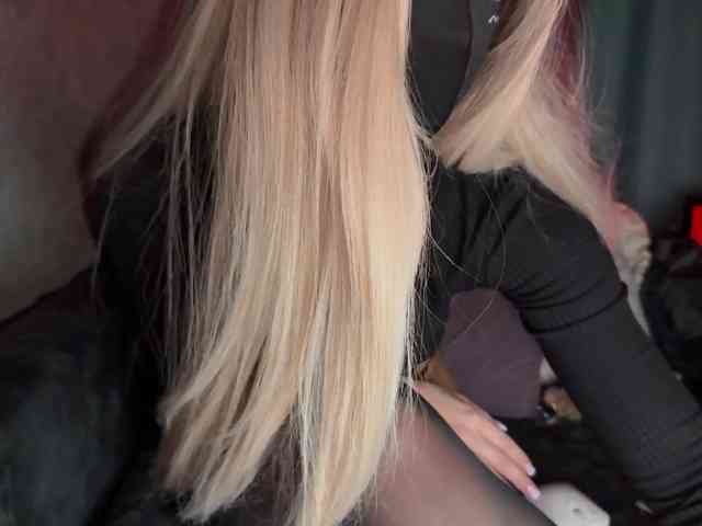 PinkFoxya webcam