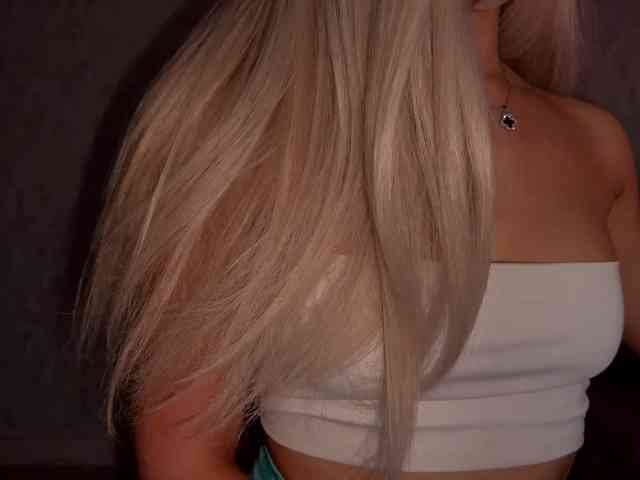 PinkFoxya webcam