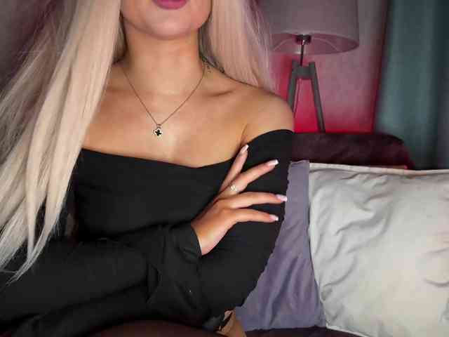 Model: PinkFoxya