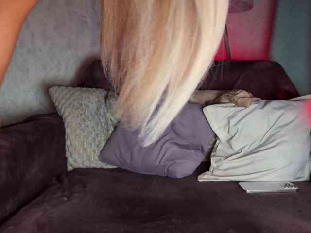 PinkFoxya webcam