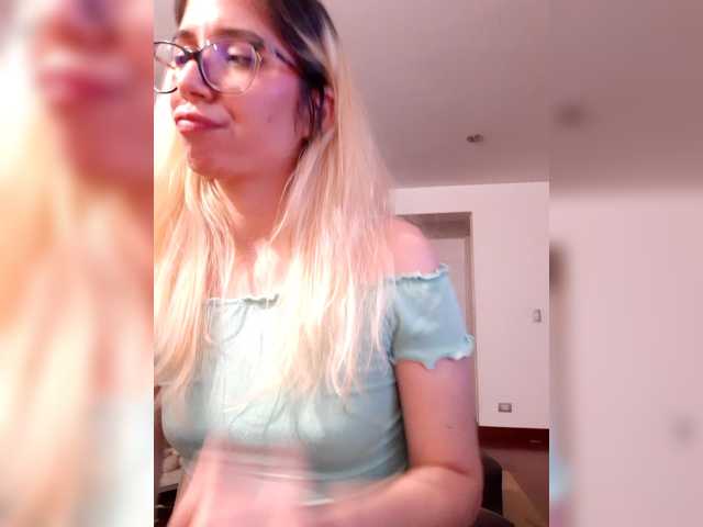 _LittleSammy live cam on BongaCams