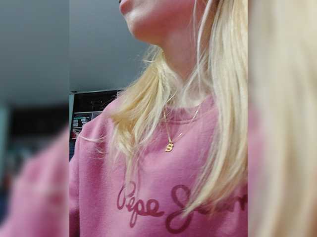 LittleSammy live cam on BongaCams