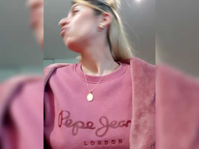 LittleSammy live cam on BongaCams