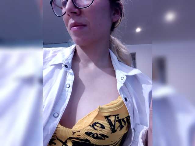 LittleSammy live cam on BongaCams