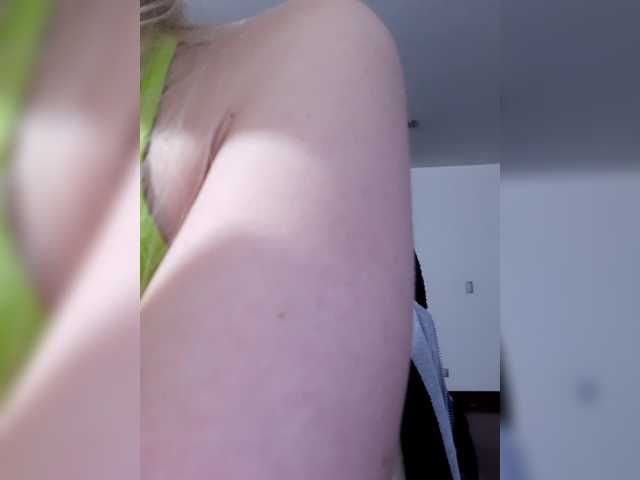 LittleSammy, live now on BongaCams