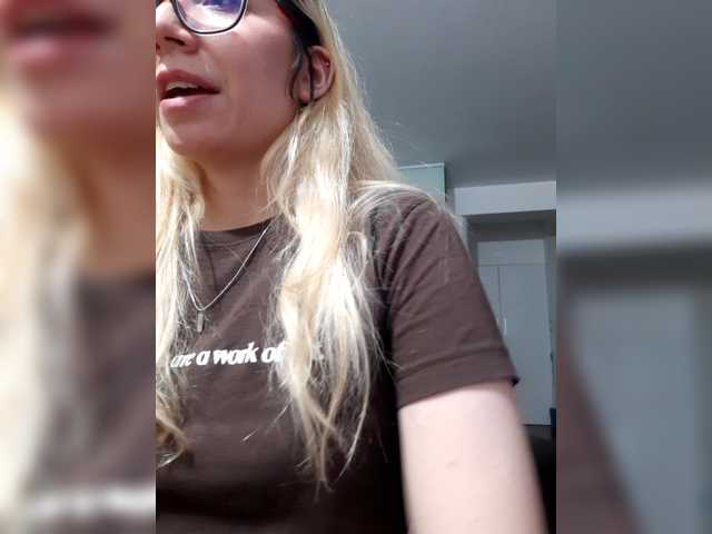 LittleSammy live cam on BongaCams