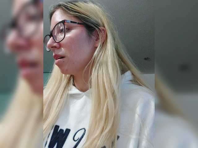 LittleSammy live cam on BongaCams