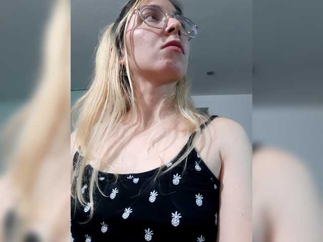 LittleSammy live cam on BongaCams