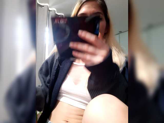 LittleSammy live cam on BongaCams
