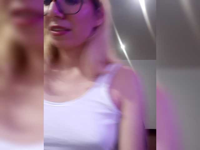 LittleSammy live cam on BongaCams